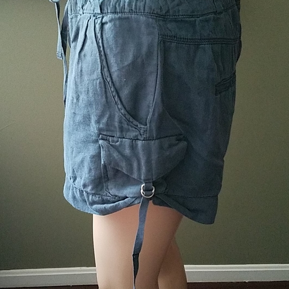 Shorts - Picture 2 of 3